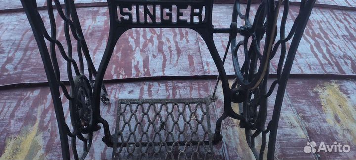 Швейная машинка зингер