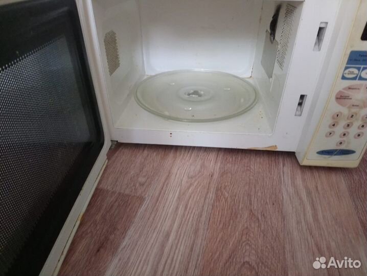 Микроволновая печь Akai