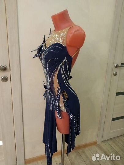 Платье для бальных танцев