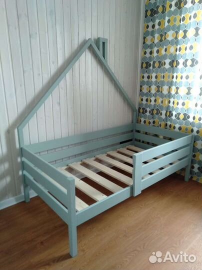 Кровать домик детская