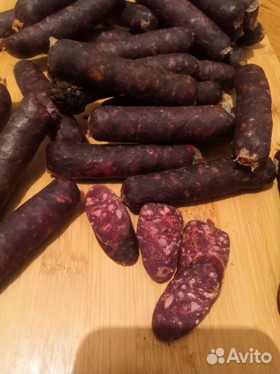 Оленина. колбаски сырокопчёные