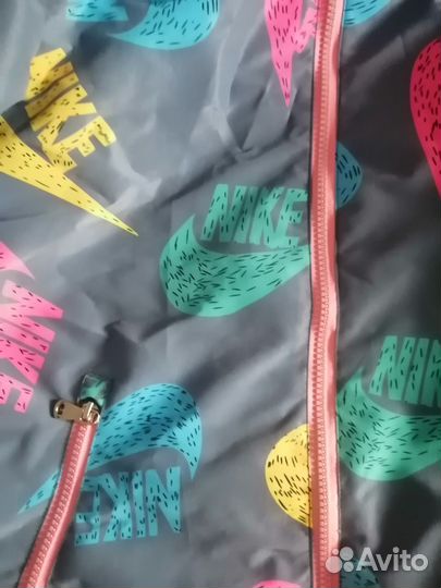 Ветровка для девочки