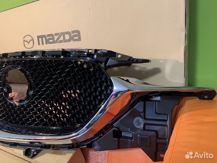 Решетка радиатора mazda cx-5 KF новая оригинал