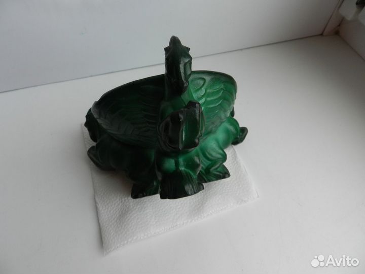 Пепельница малахитовое стекло кони