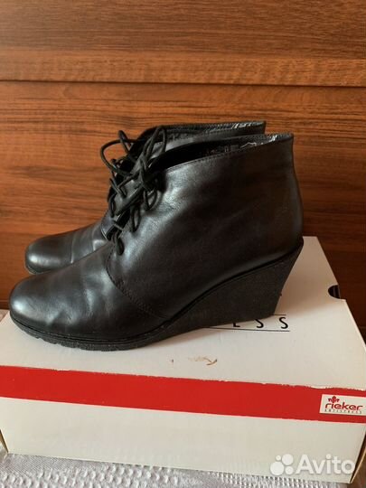 Ботинки женские