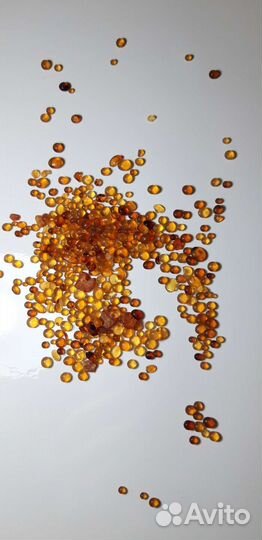 Янтарь обработанный,мелкий