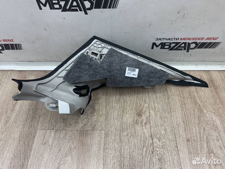 Обшивка задней левой стойки Mercedes W205 С 205