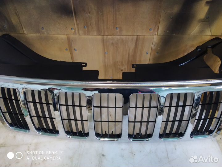 Решетка радиатора Jeep Grand Cherokee wk