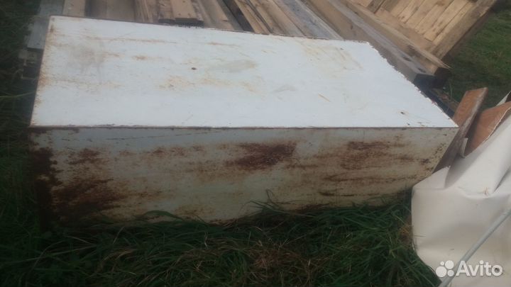 Сейф металлический