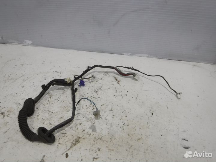 Проводка двери Mazda B2500