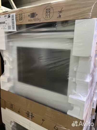 Духовой шкаф Bosch hbg538ew6r