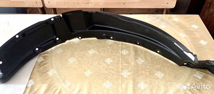 Подкрылок для Тойота передний правый