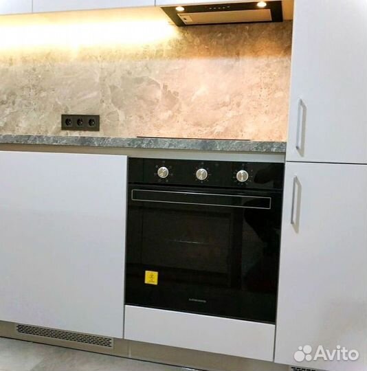 Кухня до потолка