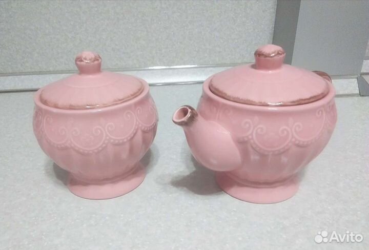 Набор чайник и сахарница