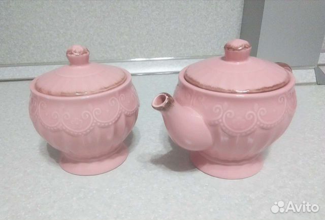 Набор чайник и сахарница