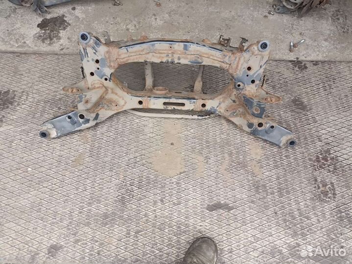 Подрамник задний Nissan Qashqai J10 06-13г 2WD