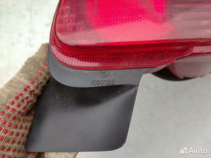 Фонарь задний правый Пежо 206