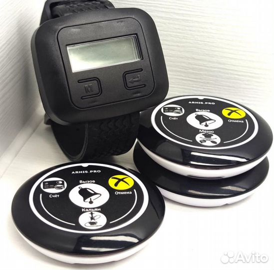 Кнопка вызова персонала и табло для официантов