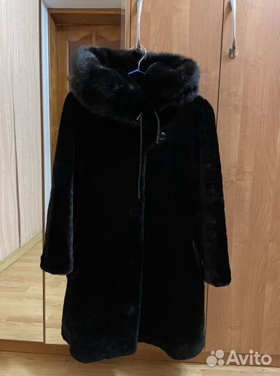 Шуба мутоновая с капюшоном