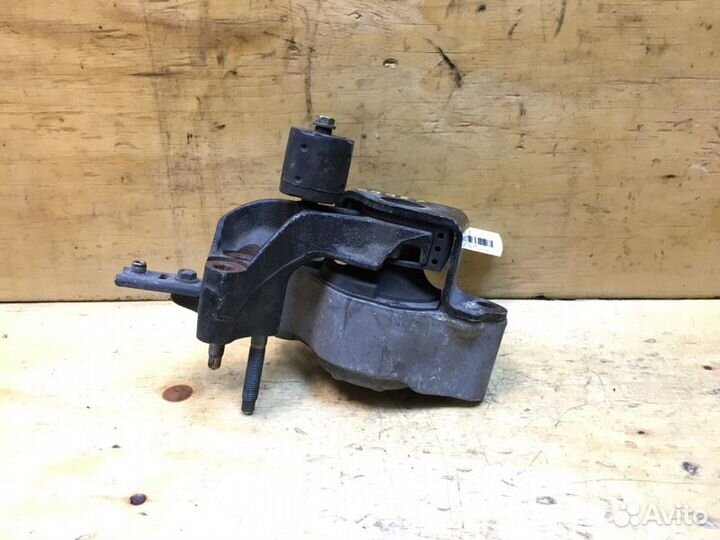 Подушка двигателя правая Toyota Prius NHW20 1nzfxe