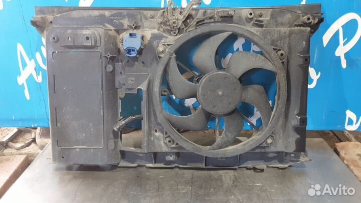 Диффузор радиатора охлаждения Пежо 308 в сборе