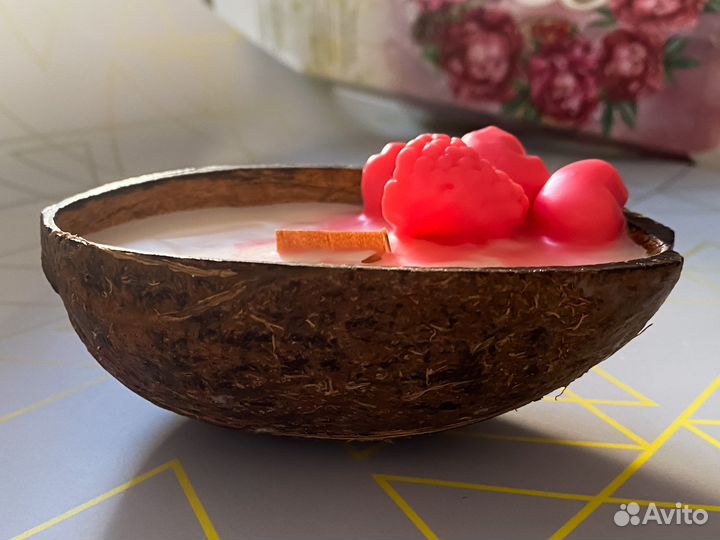 Свеча в кокосе