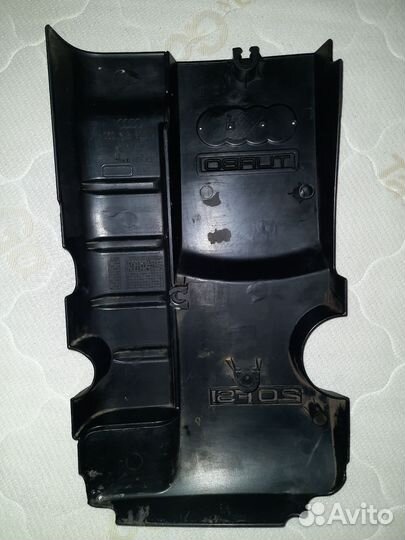 Декоративная крышка двигателя