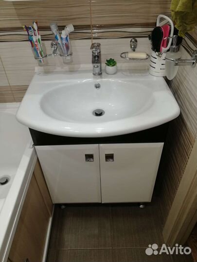 Тумба с раковиной