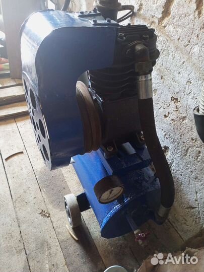 Воздушный компрессор