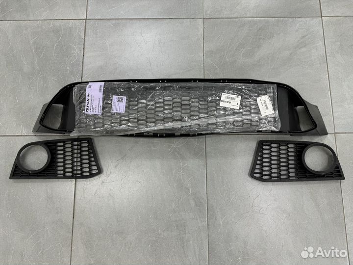 Сетки в бампер BMW M F10(туманки, центральная)