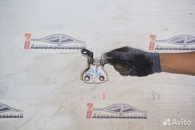 Петля дверная верх зад право c Honda HR-V GH3 D16A