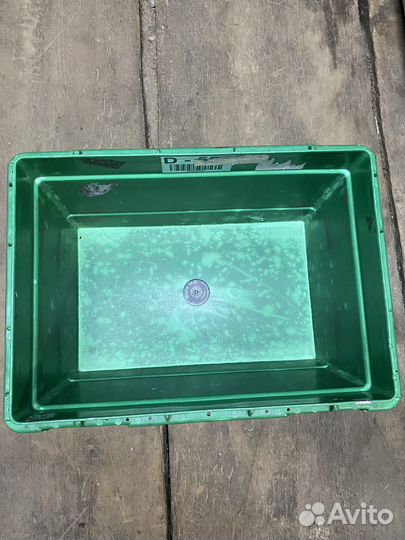 Контейнер пластиковый с крышкой