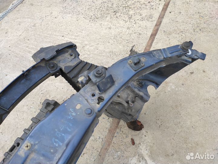 Телевизор передний в сборе на Opel Zafira B