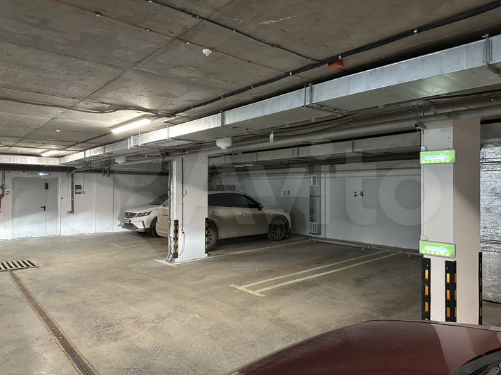 Машиноместо, 14 м²
