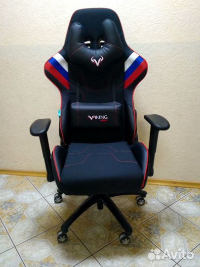 Игровое компьютерное кресло