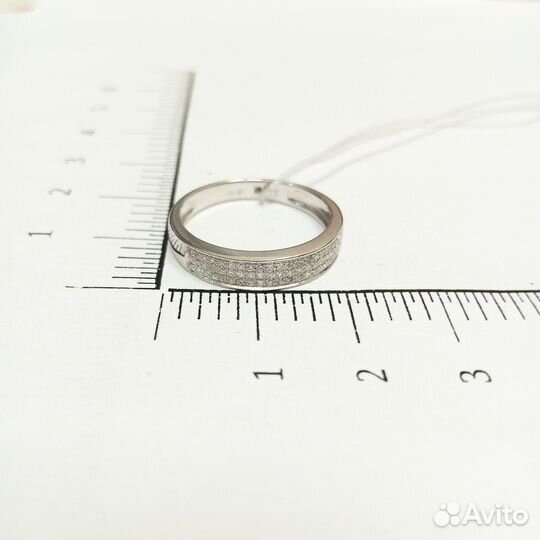 Кольцо с природным камнем Золото