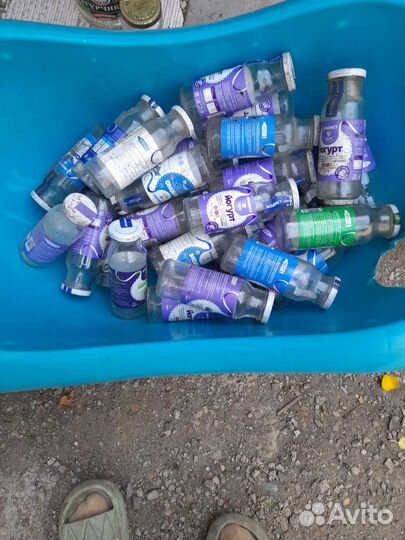 Отдам банки бутылки