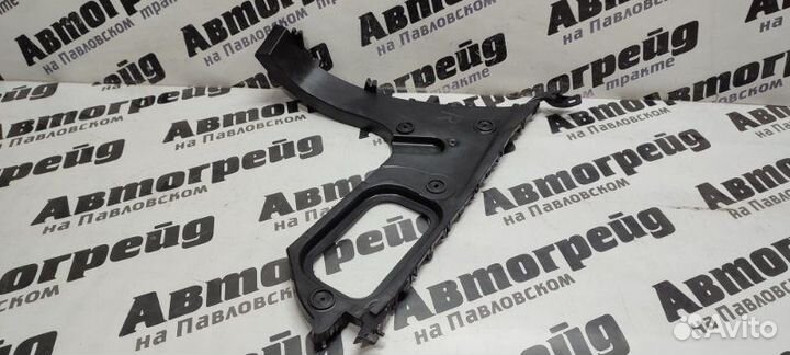 Крепление бампера заднее правое Audi Q7 4LB BAR