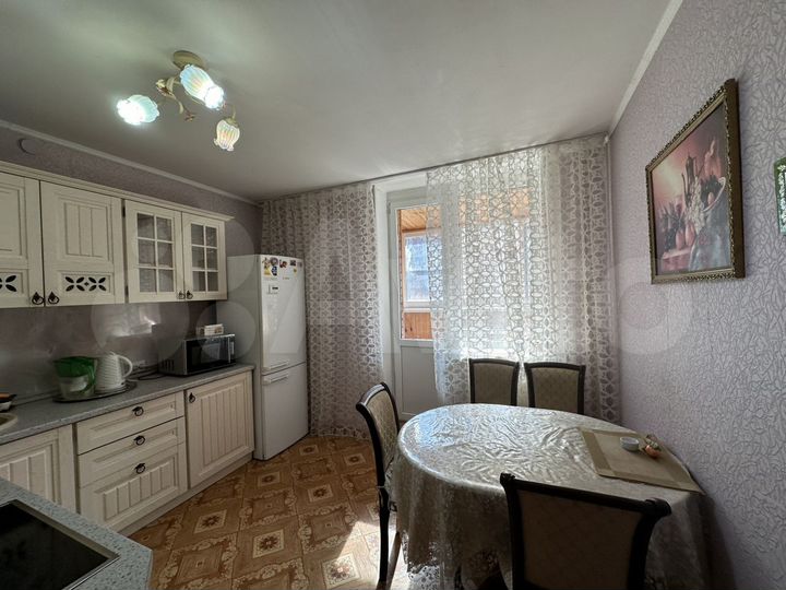 2-к. квартира, 56 м², 3/16 эт.