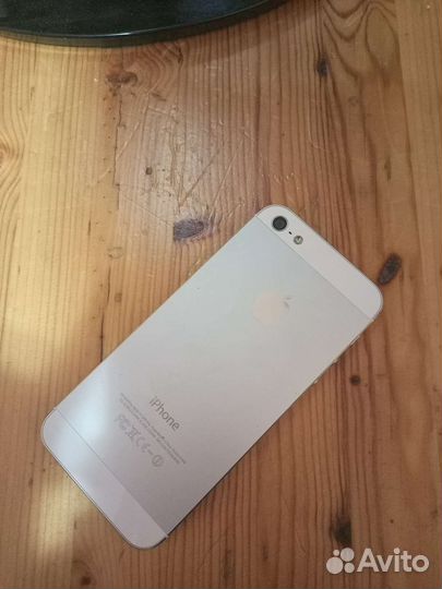 Телефон iPhone 5