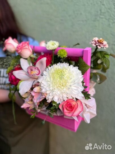 Композиция из живых цветов