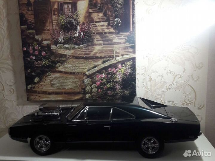Коллекционная модель автомобиля Dodge Charger R/T