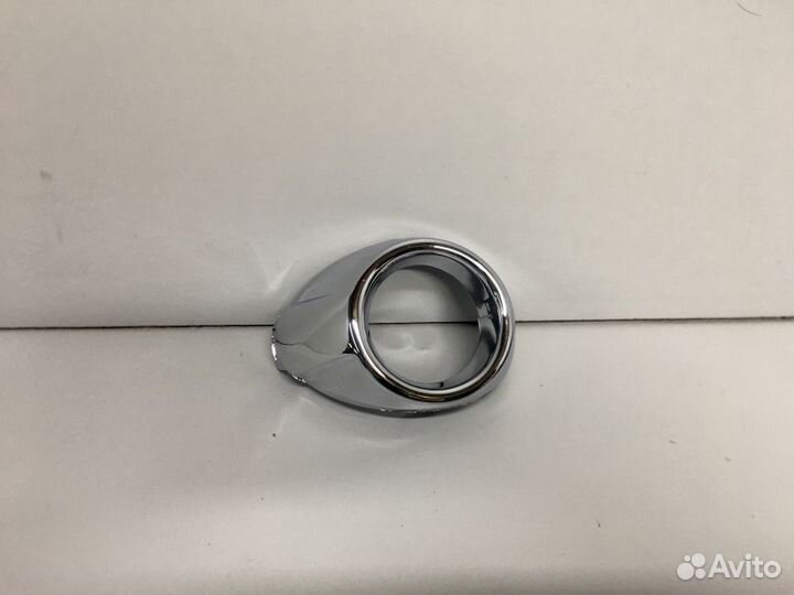 Рамка противотуманной фары левой Ford Focus 3 2011