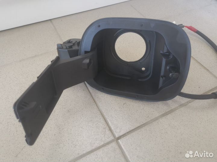 Панель заливной горловины топливного бака