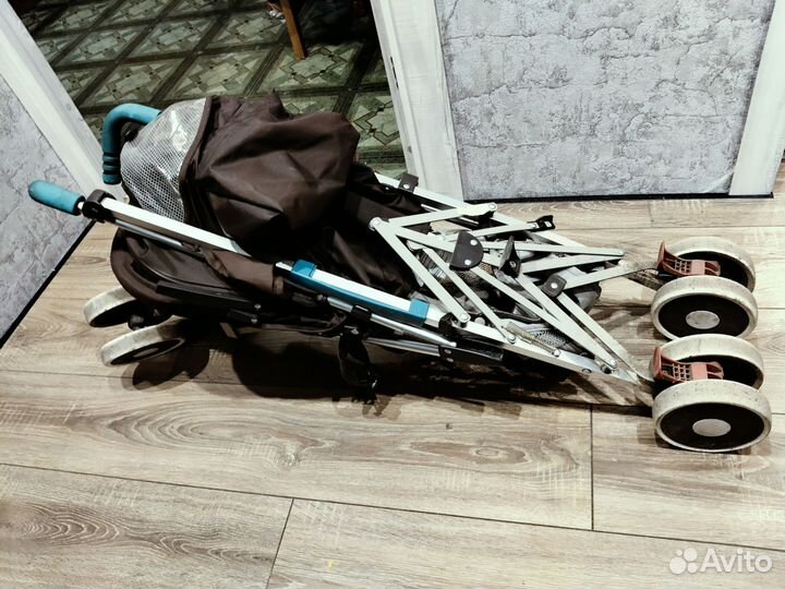 Коляска-трость