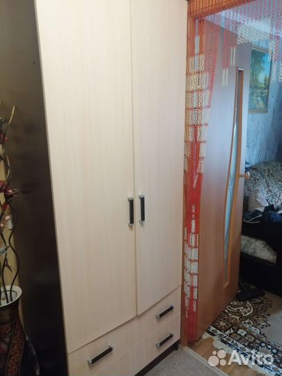 Шкаф