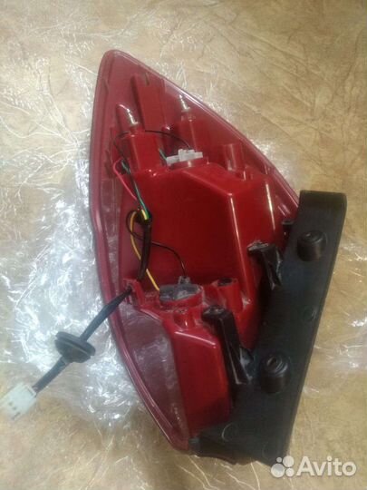 Задний фонарь наружный правый