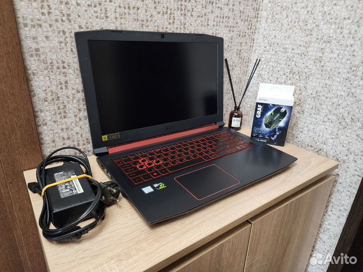 Мощный Acer Nitro 5,GTX1050Ti 4Gb,i5 8300озу16,IPS