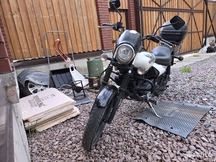 Bajaj avenger 220
