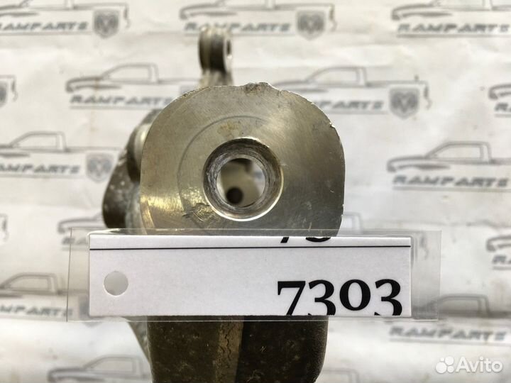 Кулак поворотный правый